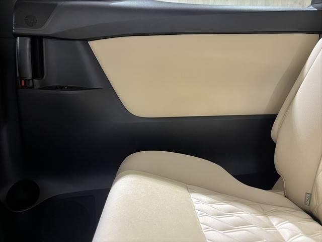 アルファード Ｘ　禁煙車　メモリーナビ　フルセグＴＶ　バックカメラ　両側パワースライドドア　衝突軽減ブレーキ　ＬＥＤヘッドライト　クリアランスソナー　クルーズコントロール　ミュージックサーバー　オットマン　スマートキー（59枚目）