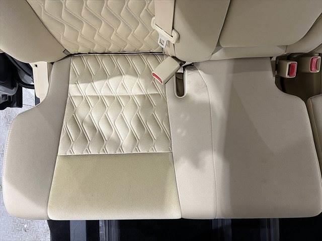 アルファード Ｘ　禁煙車　メモリーナビ　フルセグＴＶ　バックカメラ　両側パワースライドドア　衝突軽減ブレーキ　ＬＥＤヘッドライト　クリアランスソナー　クルーズコントロール　ミュージックサーバー　オットマン　スマートキー（61枚目）