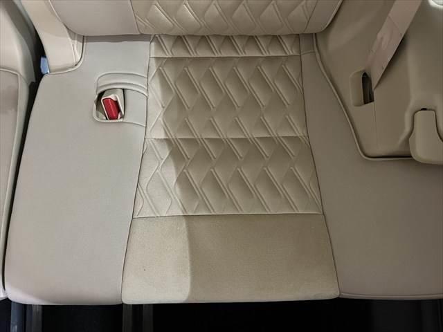 アルファード Ｘ　禁煙車　メモリーナビ　フルセグＴＶ　バックカメラ　両側パワースライドドア　衝突軽減ブレーキ　ＬＥＤヘッドライト　クリアランスソナー　クルーズコントロール　ミュージックサーバー　オットマン　スマートキー（71枚目）