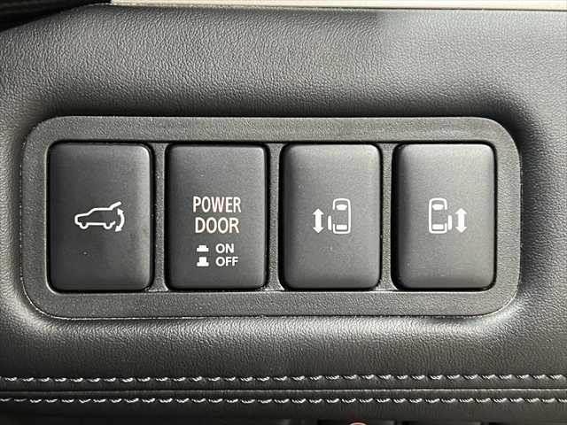 デリカＤ：５ Ｐ　７人乗り　純正１０インチナビ　禁煙車　両側パワースライドドア　全方位カメラ　４ＷＤ　フルセグ　ＬＥＤヘッドライト　シートヒーター　ＥＴＣ　Ｂｌｕｅｔｏｏｔｈ　ミュージックサーバー　レーダークルーズコントロール（7枚目）
