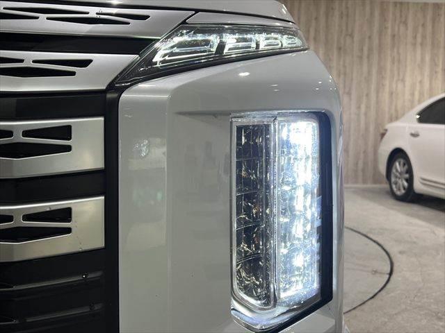 デリカＤ：５ Ｐ　７人乗り　純正１０インチナビ　禁煙車　両側パワースライドドア　全方位カメラ　４ＷＤ　フルセグ　ＬＥＤヘッドライト　シートヒーター　ＥＴＣ　Ｂｌｕｅｔｏｏｔｈ　ミュージックサーバー　レーダークルーズコントロール（14枚目）