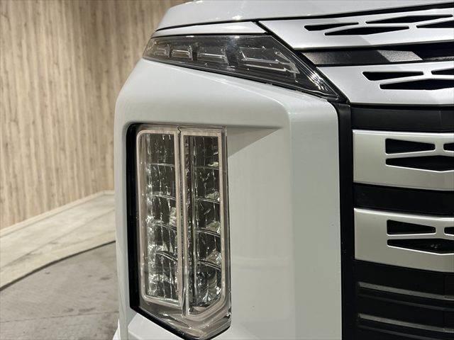 デリカＤ：５ Ｐ　７人乗り　純正１０インチナビ　禁煙車　両側パワースライドドア　全方位カメラ　４ＷＤ　フルセグ　ＬＥＤヘッドライト　シートヒーター　ＥＴＣ　Ｂｌｕｅｔｏｏｔｈ　ミュージックサーバー　レーダークルーズコントロール（24枚目）