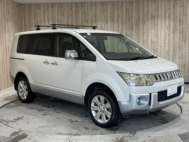デリカＤ：５ シャモニー　クルーズコントロール　バックカメラ　純正ＨＤＤナビ　両側パワースライドドア　フルセグ　４ＷＤ　ＨＩＤヘッドライト　サイドカメラ　フロントカメラ　スマートキー　フォグランプ　純正１８インチアルミホイール（17枚目）