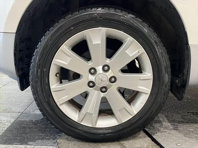 デリカＤ：５ シャモニー　クルーズコントロール　バックカメラ　純正ＨＤＤナビ　両側パワースライドドア　フルセグ　４ＷＤ　ＨＩＤヘッドライト　サイドカメラ　フロントカメラ　スマートキー　フォグランプ　純正１８インチアルミホイール（29枚目）