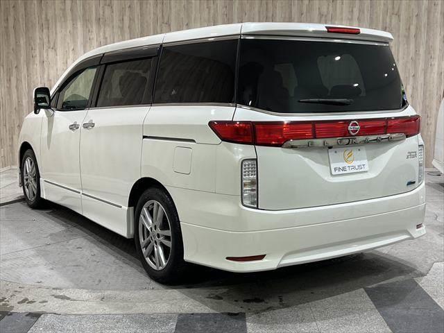 NISSAN ELGRAND 250HIGHWAY STAR BLACK LEATHER