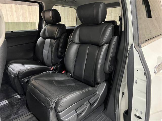 NISSAN ELGRAND 250HIGHWAY STAR BLACK LEATHER