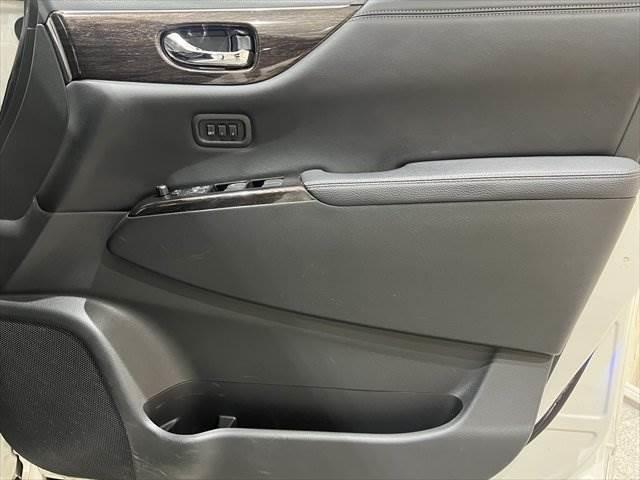 NISSAN ELGRAND 250HIGHWAY STAR BLACK LEATHER