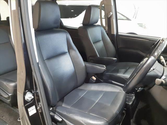 エスクァイア ハイブリッドGi 両側パワースライドドア LEDヘッドライト 本革シート 禁煙車 シートヒーター クルーズコントロール 純正9インチナビ フルセグTV Bluetooth バックカメラ スマートキー 盗難防止装置(6枚目)