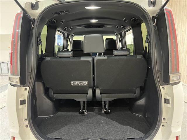 TOYOTA ESQUIRE GI PREMIUM PACKAGE BLACK TAILORED