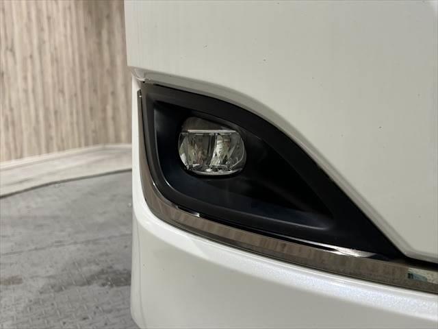 TOYOTA ESQUIRE GI PREMIUM PACKAGE BLACK TAILORED