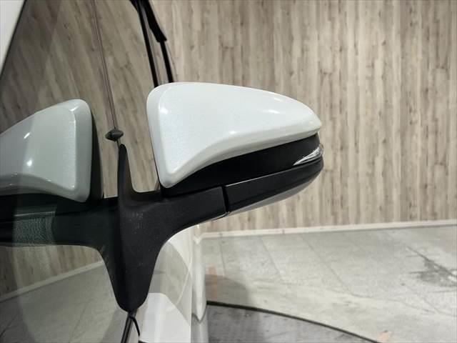 TOYOTA ESQUIRE GI PREMIUM PACKAGE BLACK TAILORED