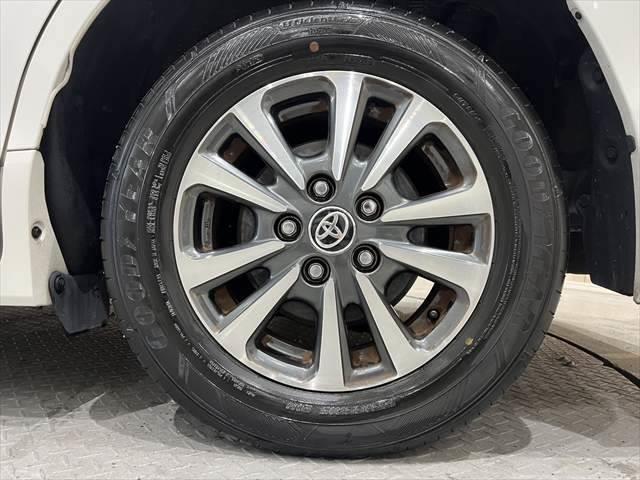 TOYOTA ESQUIRE GI PREMIUM PACKAGE BLACK TAILORED