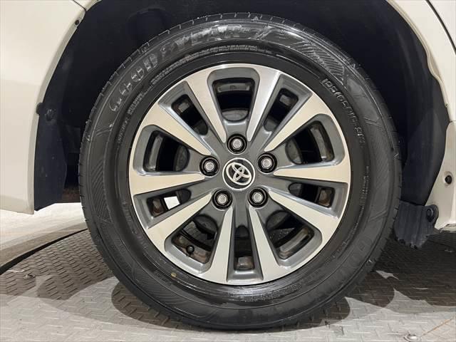 TOYOTA ESQUIRE GI PREMIUM PACKAGE BLACK TAILORED