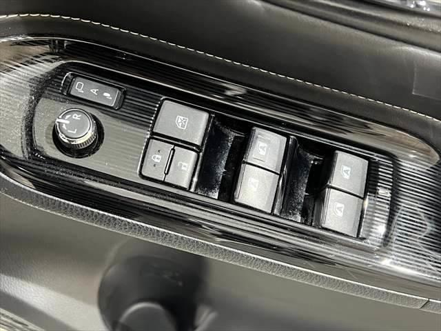 TOYOTA ESQUIRE GI PREMIUM PACKAGE BLACK TAILORED