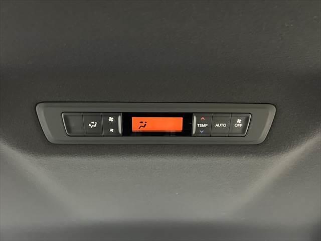 TOYOTA ESQUIRE GI PREMIUM PACKAGE BLACK TAILORED