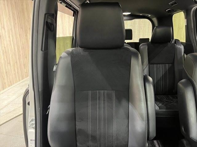 TOYOTA ESQUIRE GI PREMIUM PACKAGE BLACK TAILORED