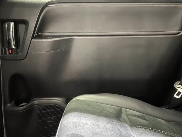 TOYOTA ESQUIRE GI PREMIUM PACKAGE BLACK TAILORED