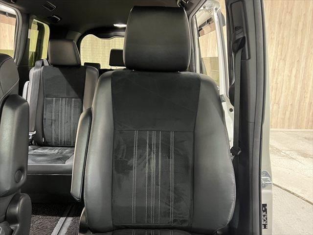 TOYOTA ESQUIRE GI PREMIUM PACKAGE BLACK TAILORED