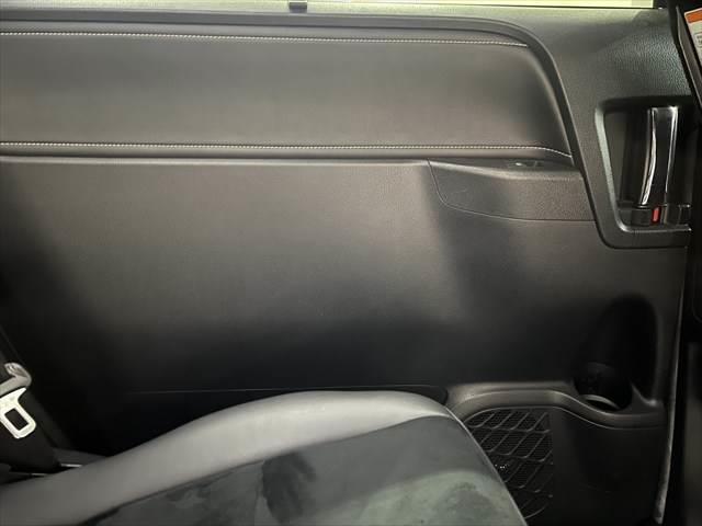 TOYOTA ESQUIRE GI PREMIUM PACKAGE BLACK TAILORED