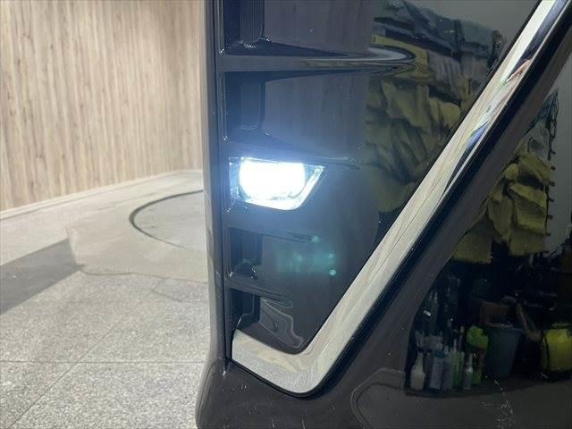 ヴォクシー ハイブリッドZS 煌 純正9インチナビ クルーズコントロール 両側パワースライドドア 禁煙車 ETC Bluetooth バックカメラ シートヒーター LEDヘッドライト スマートキー 衝突軽減ブレーキ(33枚目)