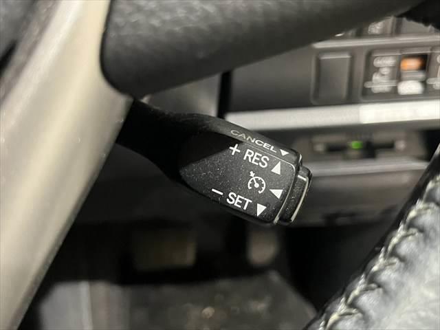 ヴォクシー ハイブリッドZS 煌 純正9インチナビ クルーズコントロール 両側パワースライドドア 禁煙車 ETC Bluetooth バックカメラ シートヒーター LEDヘッドライト スマートキー 衝突軽減ブレーキ(42枚目)