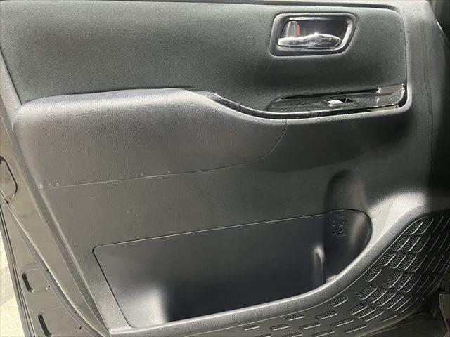 ヴォクシー ハイブリッドZS 煌 純正9インチナビ クルーズコントロール 両側パワースライドドア 禁煙車 ETC Bluetooth バックカメラ シートヒーター LEDヘッドライト スマートキー 衝突軽減ブレーキ(61枚目)