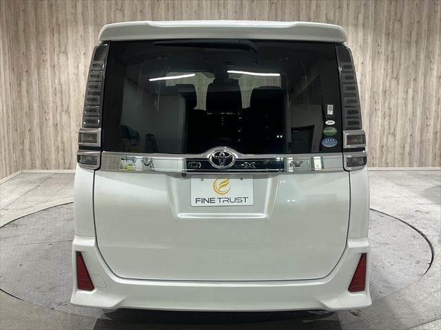 ヴォクシー ZS 煌 両側パワースライドドア 純正9インチナビ フリップダウンモニター 禁煙車 クルーズコントロール フルセグTV Bluetooth LEDヘッドライト バックカメラ ETC ドライブレコーダー(21枚目)