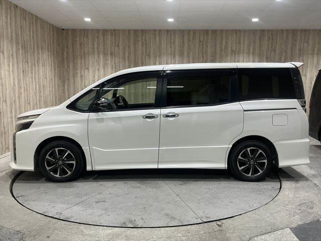 ヴォクシー ZS 煌 両側パワースライドドア 純正9インチナビ フリップダウンモニター 禁煙車 クルーズコントロール フルセグTV Bluetooth LEDヘッドライト バックカメラ ETC ドライブレコーダー(23枚目)