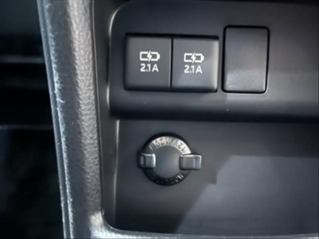 ヴォクシー ZS GRスポーツ クルーズコントロール 両側パワースライドドア LEDヘッドライト 禁煙車 ダブルエアコン 純正18インチアルミホイール スマートキー 衝突軽減ブレーキ Bluetooth 地デジTV プッシュスタート(42枚目)