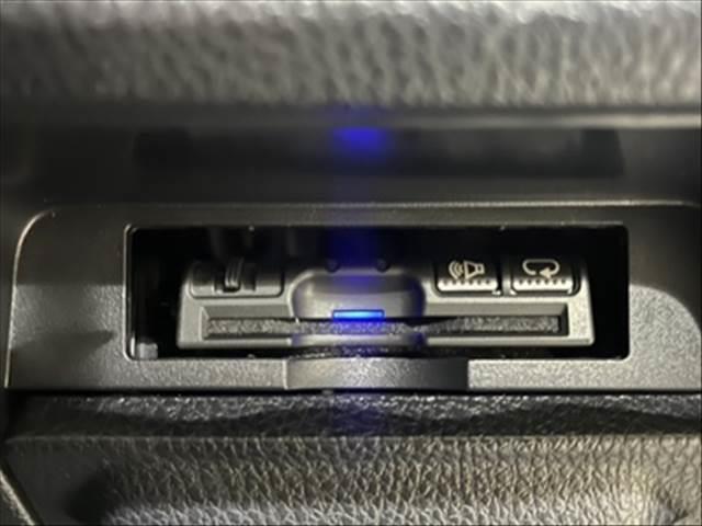 ヴォクシー ZS GRスポーツ クルーズコントロール 両側パワースライドドア LEDヘッドライト 禁煙車 ダブルエアコン 純正18インチアルミホイール スマートキー 衝突軽減ブレーキ Bluetooth 地デジTV プッシュスタート(43枚目)