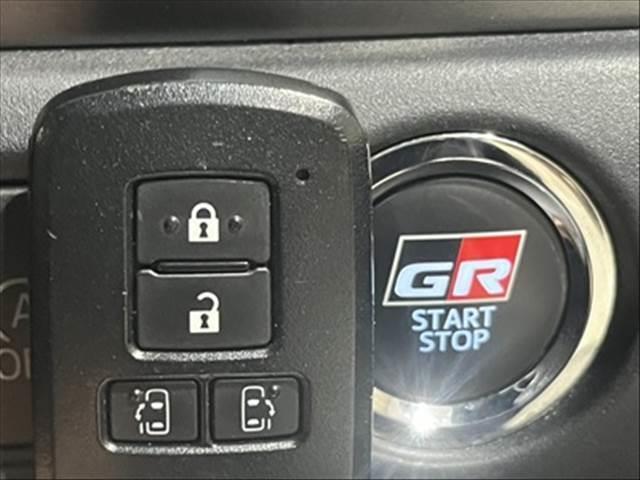 ヴォクシー ZS GRスポーツ クルーズコントロール 両側パワースライドドア LEDヘッドライト 禁煙車 ダブルエアコン 純正18インチアルミホイール スマートキー 衝突軽減ブレーキ Bluetooth 地デジTV プッシュスタート(45枚目)