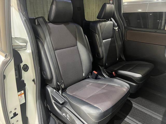 TOYOTA ESQUIRE HYBRID GI