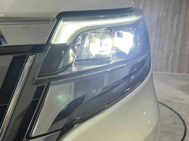 TOYOTA ESQUIRE HYBRID GI