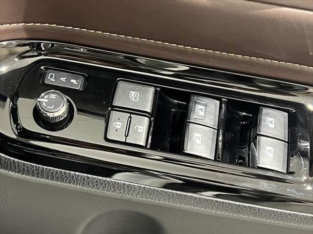 TOYOTA ESQUIRE HYBRID GI