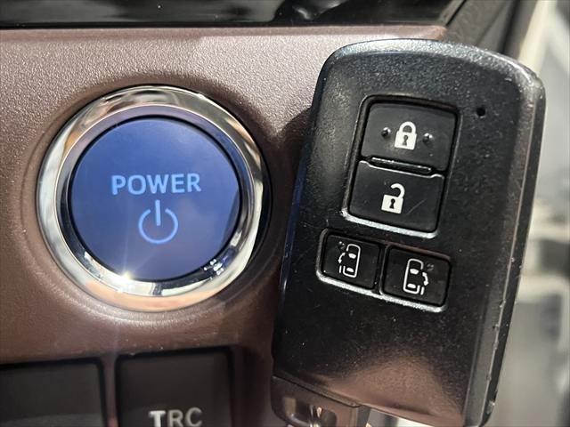 TOYOTA ESQUIRE HYBRID GI