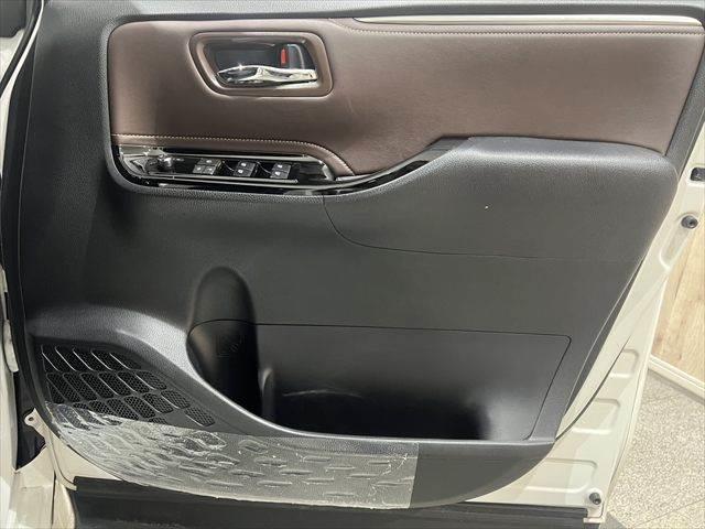 TOYOTA ESQUIRE HYBRID GI