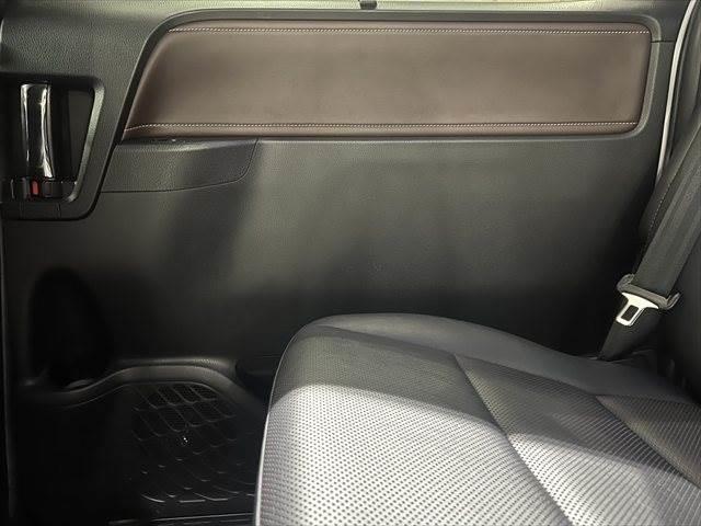 TOYOTA ESQUIRE HYBRID GI