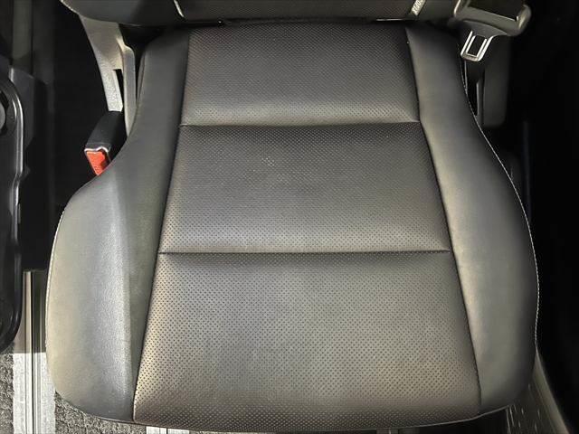 TOYOTA ESQUIRE HYBRID GI