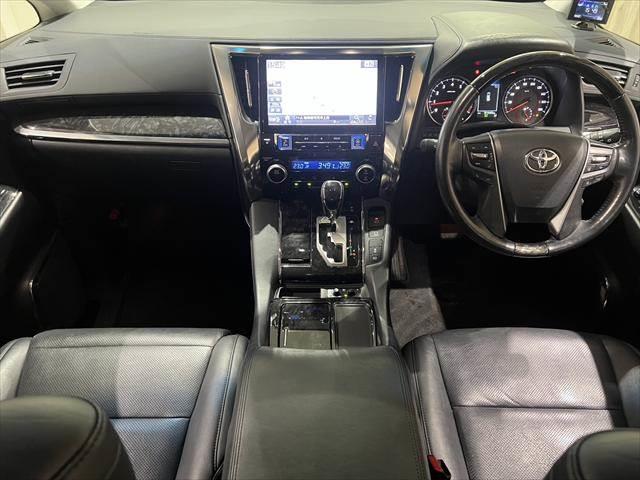 アルファード ２．５Ｓ　Ｃパッケージ　純正ＨＤＤナビ　全周囲カメラ　フリップダウンモニター　ＨＩＤヘッドライト　サンルーフ　両側パワースライドドア　フルセグＴＶ　Ｂｌｕｅｔｏｏｔｈ　禁煙車　スマートキー　コーナーセンサー（3枚目）