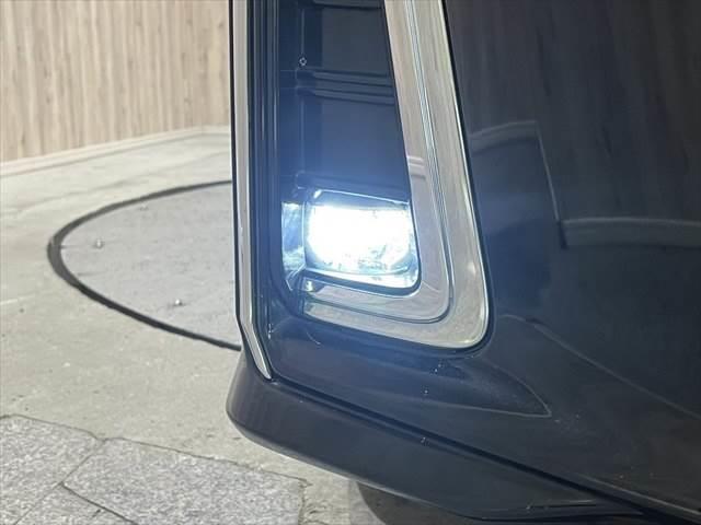 アルファード ２．５Ｓ　Ｃパッケージ　純正ＨＤＤナビ　全周囲カメラ　フリップダウンモニター　ＨＩＤヘッドライト　サンルーフ　両側パワースライドドア　フルセグＴＶ　Ｂｌｕｅｔｏｏｔｈ　禁煙車　スマートキー　コーナーセンサー（35枚目）