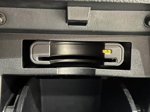 アルファード ２．５Ｓ　Ｃパッケージ　純正ＨＤＤナビ　全周囲カメラ　フリップダウンモニター　ＨＩＤヘッドライト　サンルーフ　両側パワースライドドア　フルセグＴＶ　Ｂｌｕｅｔｏｏｔｈ　禁煙車　スマートキー　コーナーセンサー（48枚目）