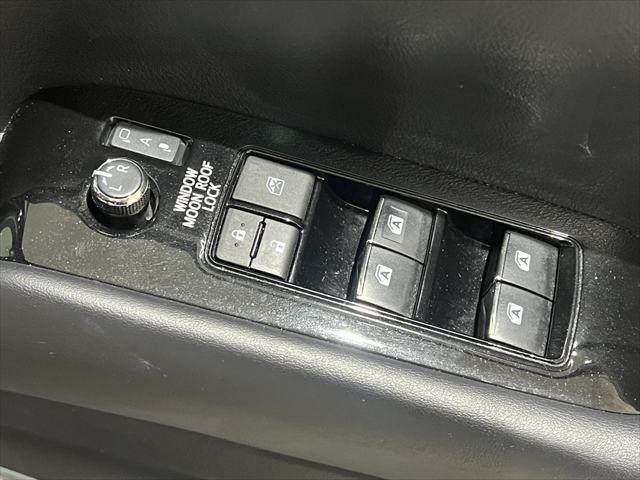 アルファード ２．５Ｓ　Ｃパッケージ　純正ＨＤＤナビ　全周囲カメラ　フリップダウンモニター　ＨＩＤヘッドライト　サンルーフ　両側パワースライドドア　フルセグＴＶ　Ｂｌｕｅｔｏｏｔｈ　禁煙車　スマートキー　コーナーセンサー（49枚目）