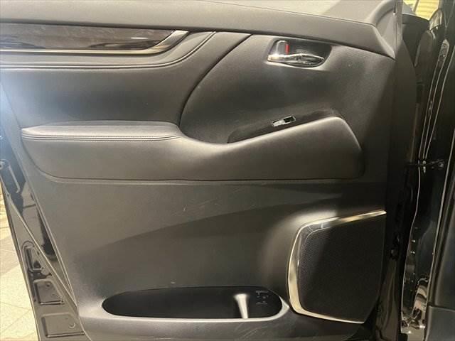 アルファード ２．５Ｓ　Ｃパッケージ　純正ＨＤＤナビ　全周囲カメラ　フリップダウンモニター　ＨＩＤヘッドライト　サンルーフ　両側パワースライドドア　フルセグＴＶ　Ｂｌｕｅｔｏｏｔｈ　禁煙車　スマートキー　コーナーセンサー（64枚目）