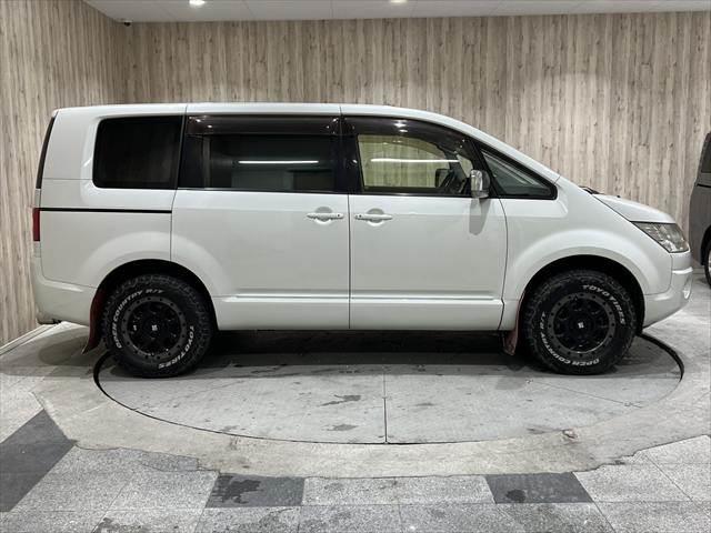 デリカD:5 D パワーパッケージ 4WD 純正8インチナビ 両側パワースライドドア 禁煙車 バックカメラ フルセグTV Bluetooth スマートキー クルーズコントロール 電動格納ミラー ETC 横滑り防止装置(18枚目)