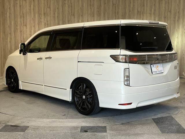 エルグランド ２５０ハイウェイスターＳ　アーバンクロム　純正ＳＤナビ　両側パワースライドドア　バックカメラ　ＬＥＤヘッドライト　禁煙車　スマートキー　純正エアロ　クルーズコントロール　オットマン　電動格納ミラー　ＥＴＣ（19枚目）