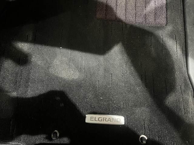 エルグランド ２５０ハイウェイスターＳ　アーバンクロム　純正ＳＤナビ　両側パワースライドドア　バックカメラ　ＬＥＤヘッドライト　禁煙車　スマートキー　純正エアロ　クルーズコントロール　オットマン　電動格納ミラー　ＥＴＣ（50枚目）