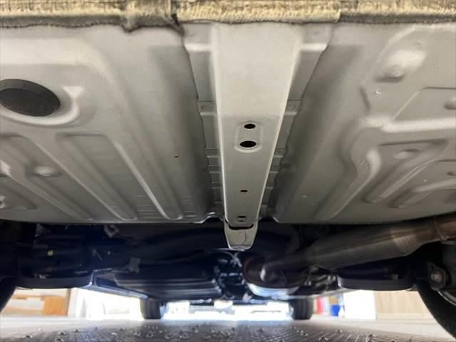 ヴォクシー ハイブリッドV アルパイン9インチナビ フリップダウンモニター 禁煙車 クルーズコントロール シートヒーター フルセグTV Bluetooth バックカメラ 両側パワースライドドア LEDヘッドライト スマートキー(36枚目)