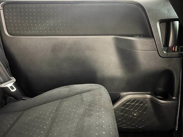 ヴォクシー ハイブリッドV アルパイン9インチナビ フリップダウンモニター 禁煙車 クルーズコントロール シートヒーター フルセグTV Bluetooth バックカメラ 両側パワースライドドア LEDヘッドライト スマートキー(65枚目)