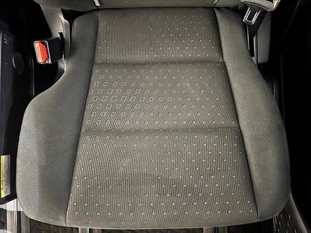 ヴォクシー ハイブリッドV アルパイン9インチナビ フリップダウンモニター 禁煙車 クルーズコントロール シートヒーター フルセグTV Bluetooth バックカメラ 両側パワースライドドア LEDヘッドライト スマートキー(67枚目)