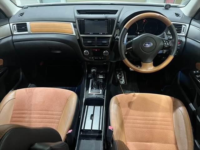 エクシーガクロスオーバー７ ２．５ｉアイサイト　メモリーナビ　後席フリップダウンモニター　バックカメラ　フルセグＴＶ　ＨＩＤヘッドライト　本革シート　禁煙車　パワーシート　Ｂｌｕｅｔｏｏｔｈ　ＥＴＣ　障害物センサー（3枚目）